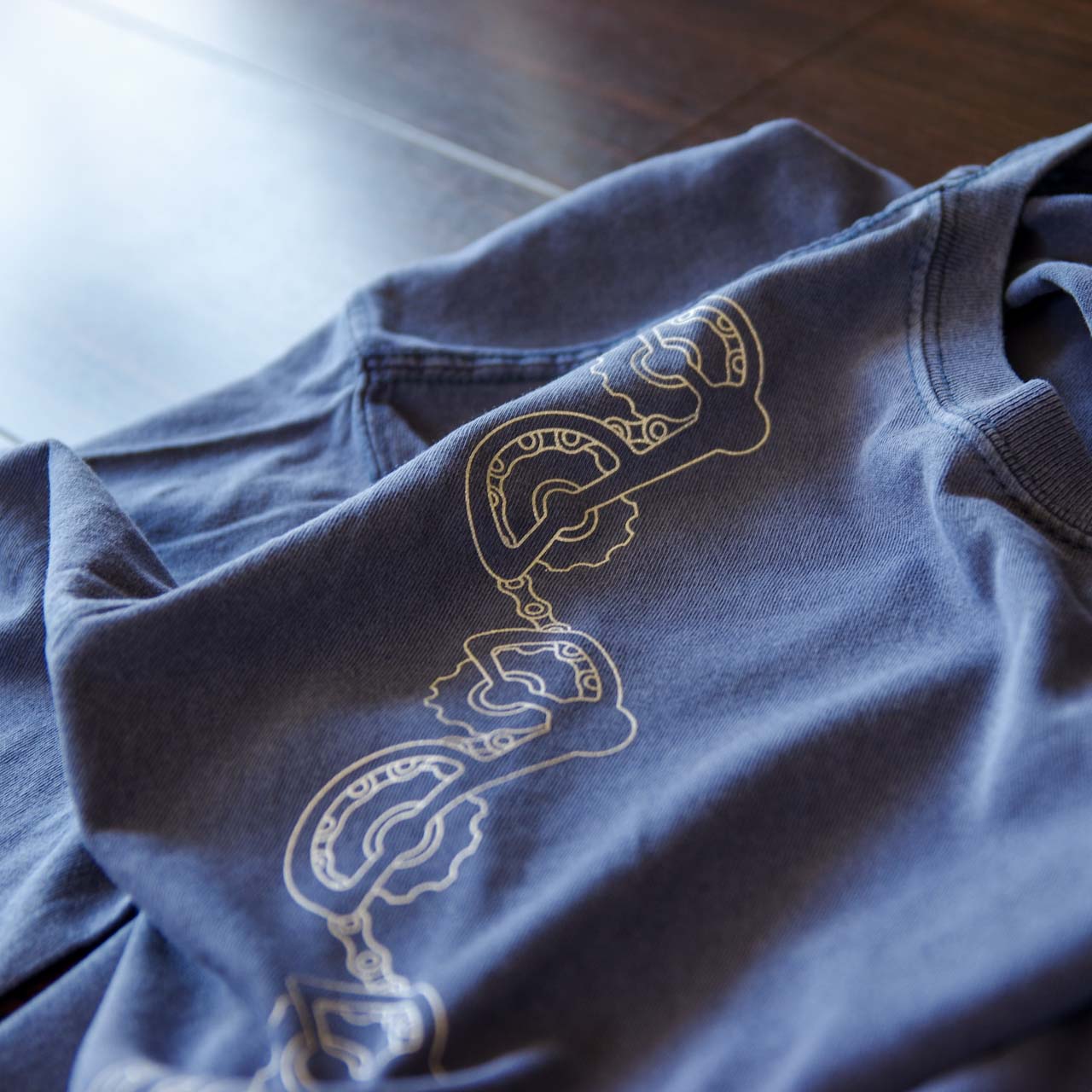 ディレーラー柄メンズロングスリーブTシャツ(ヴィンテージネイビー・L)